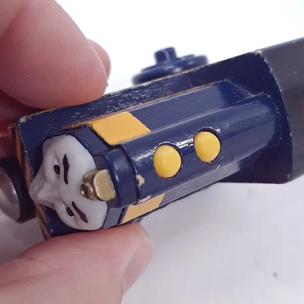 Thomas & Friends Wooden Railway Logan cbn22 yellow blue Train Tank Engine wood